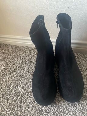 Wild pair Women’s Black faux suede/velver Ankle Boots with Side Zip